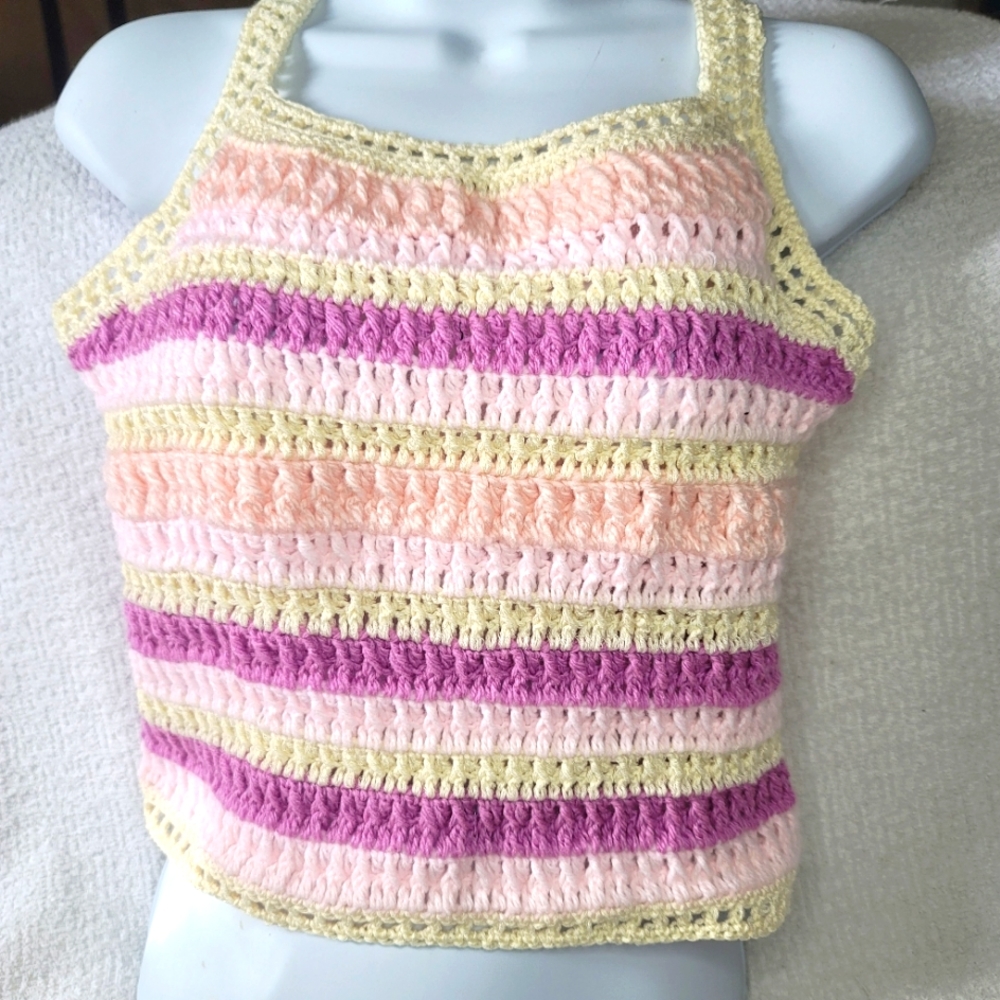 Crop top crochet  . Top quality threads. //I DO NOT ACCEPT RETURNS